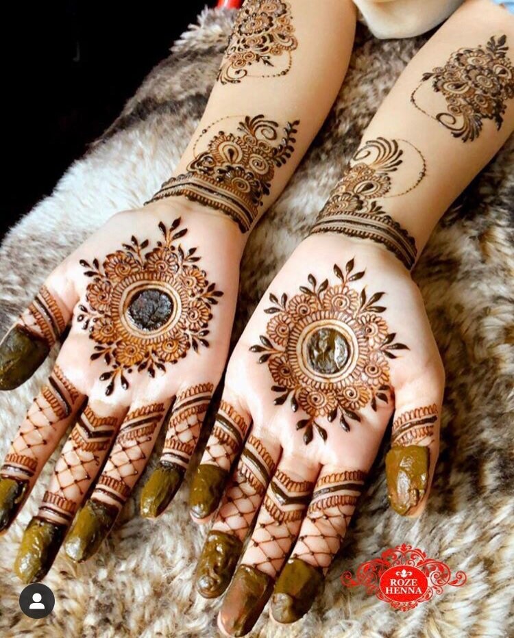 Design created using Rozehenna natural henna